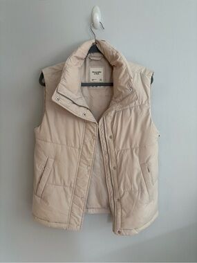 Abercrombie & Fitch Cream Quilted Puffer Vest with High Collar